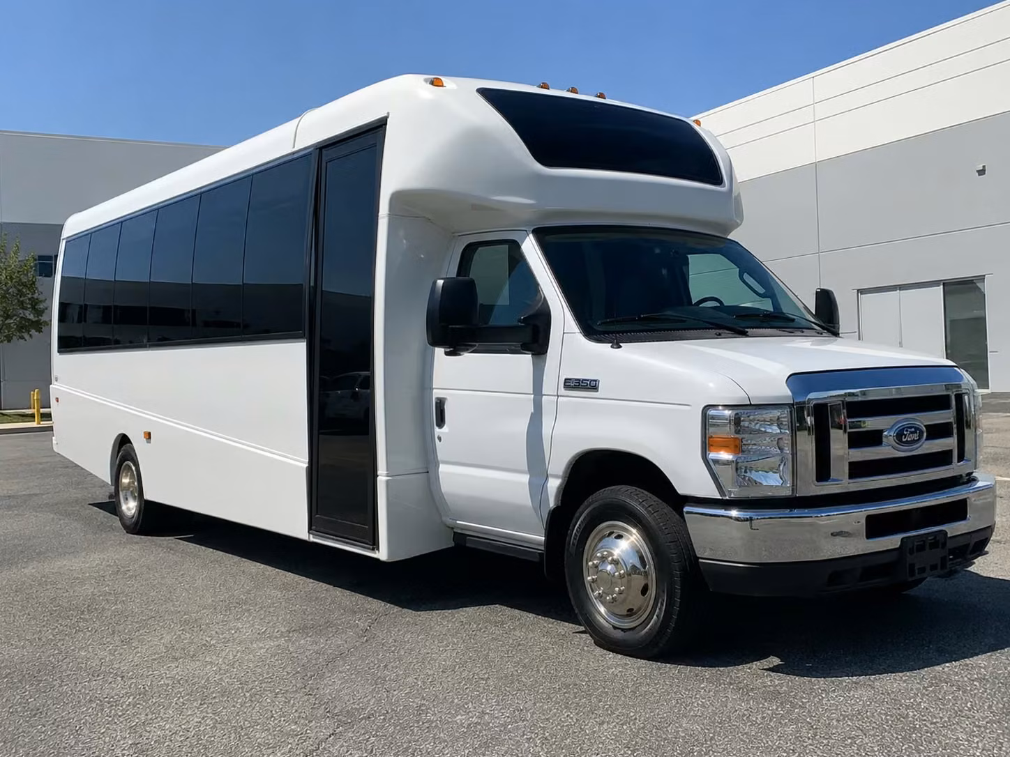 15 passenger minibus
