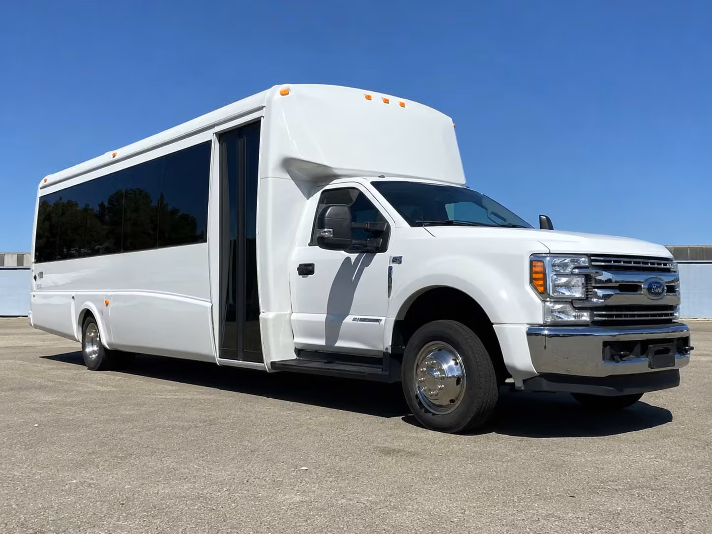 18 passenger minibus