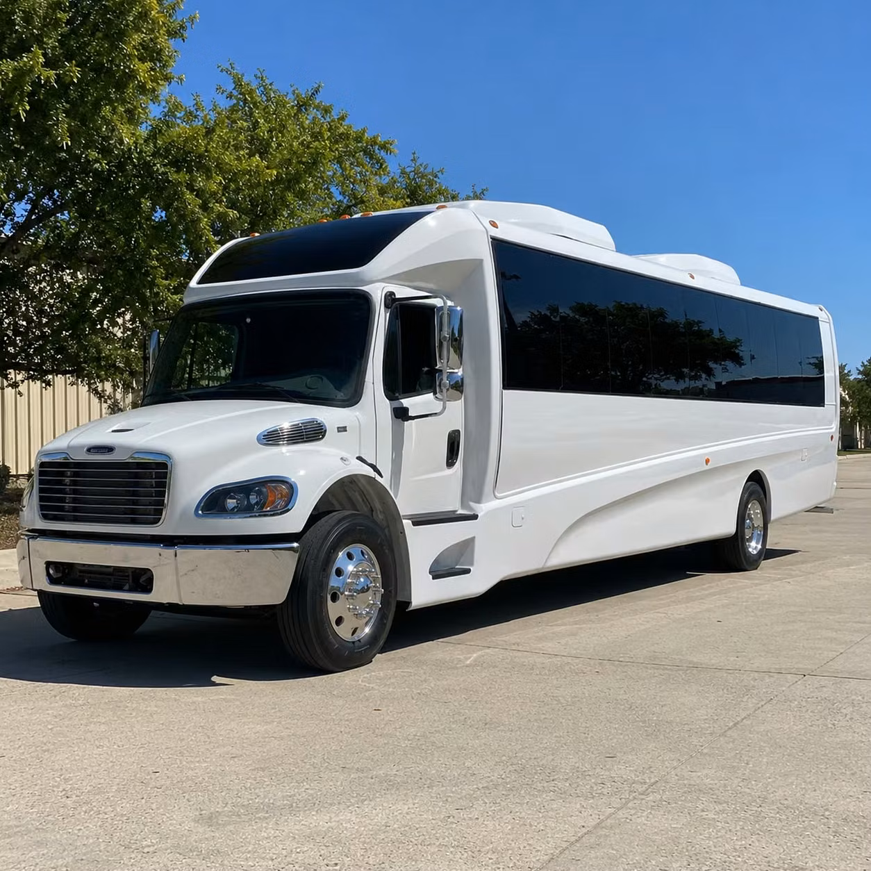 miami gardens 28 passenger minibus rental