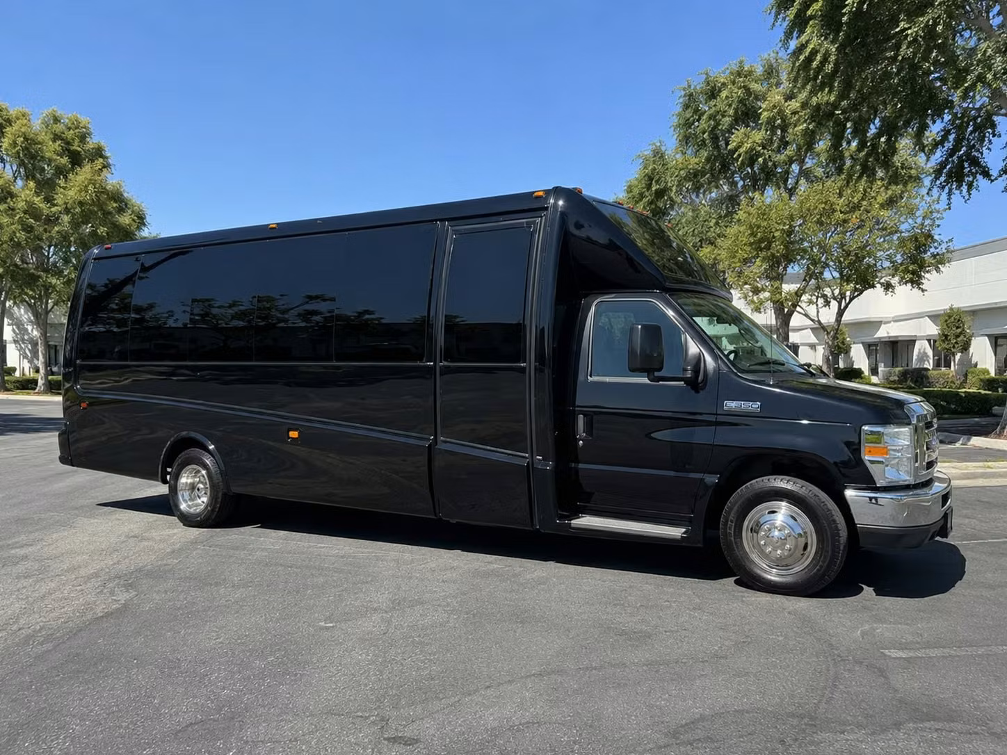 quinceanera and sweet 16 party bus rentals in miami gardens